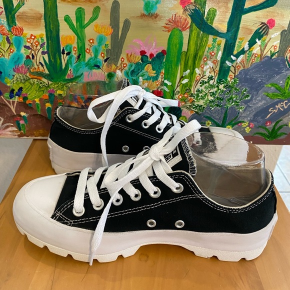 Converse Lug Sole Sneakers, Color Black, White,Women's Size 8 - Picture 3 of 12